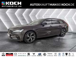 Schräge Frontansicht auf einen Volvo V90 , freigestellt