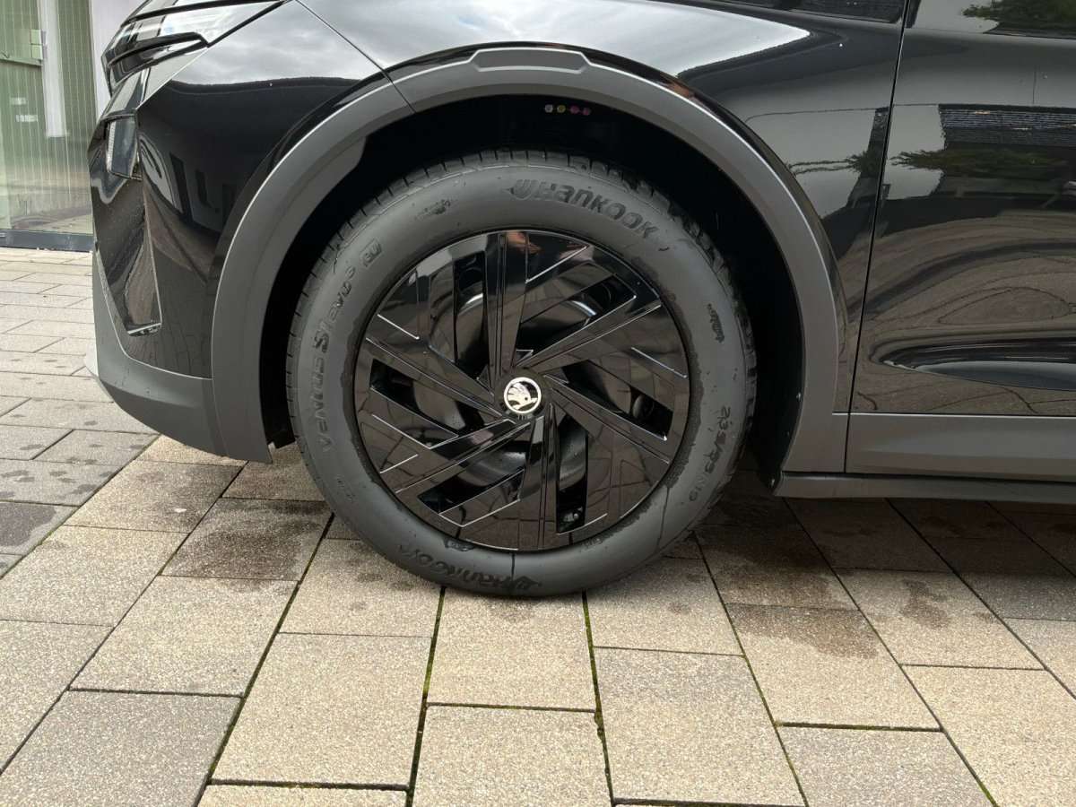 Fahrzeugbild eines Skoda ELROQ