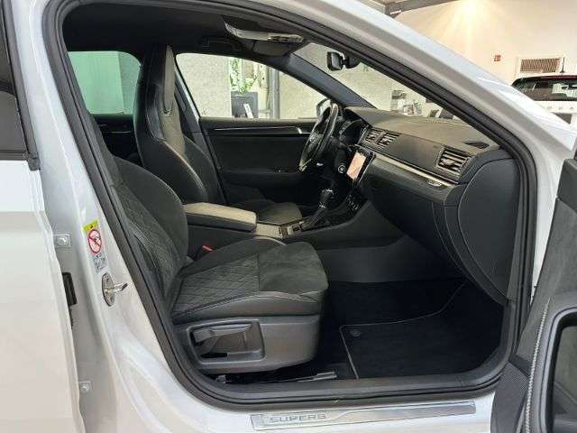Fahrzeugbild eines Skoda Superb