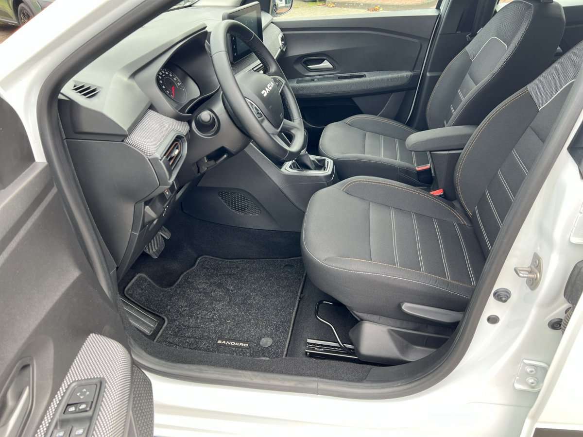 Fahrzeugbild eines Dacia Sandero