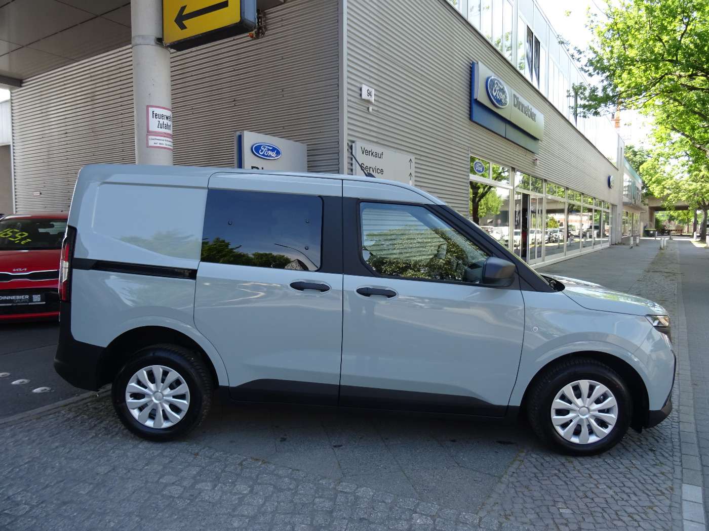 Fahrzeugbild eines Ford Transit Courier