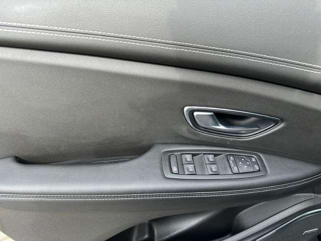 Fahrzeugbild eines Renault Grand Scénic