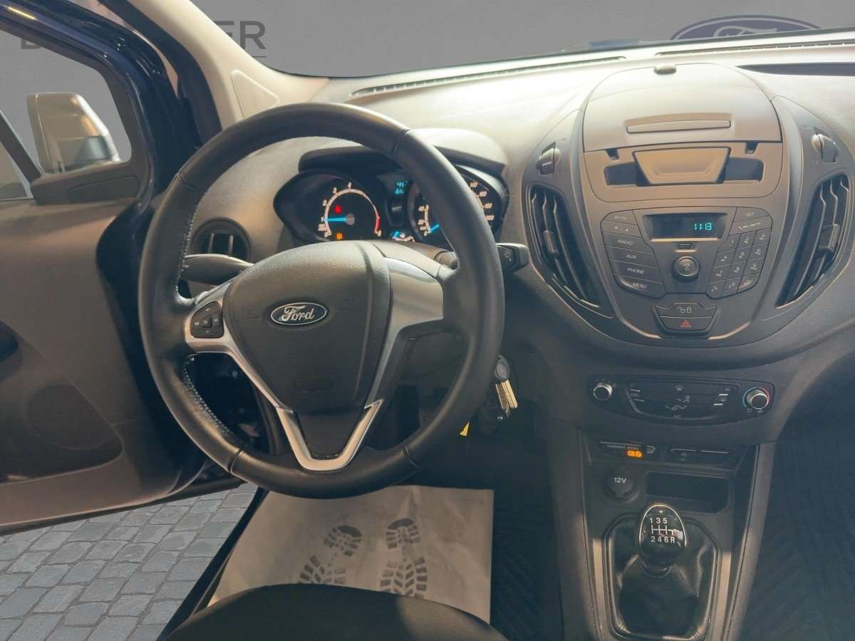Fahrzeugbild eines Ford Transit Courier