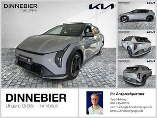 Schräge Frontansicht auf einen Kia EV4 , freigestellt