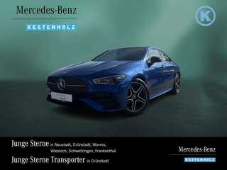 Schräge Frontansicht auf einen Mercedes-Benz CLA , freigestellt