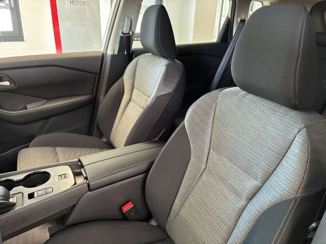 Fahrzeugbild eines Nissan X-TRAIL