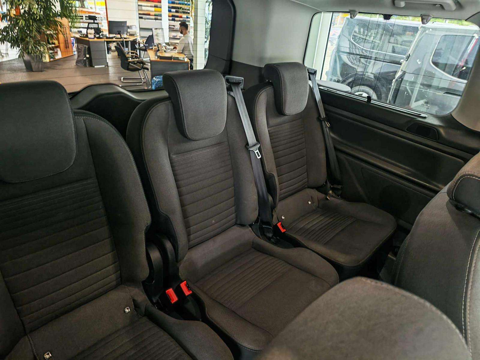 Fahrzeugbild eines Ford Tourneo Custom