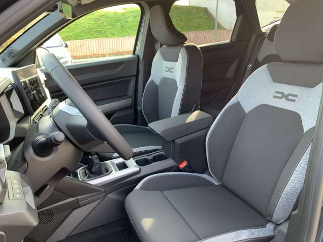 Fahrzeugbild eines Dacia Bigster