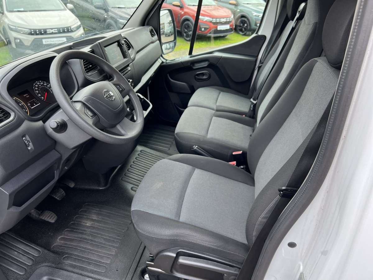 Fahrzeugbild eines Nissan Interstar