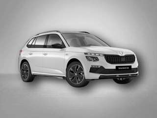 Schräge Frontansicht auf einen Skoda Kamiq , freigestellt