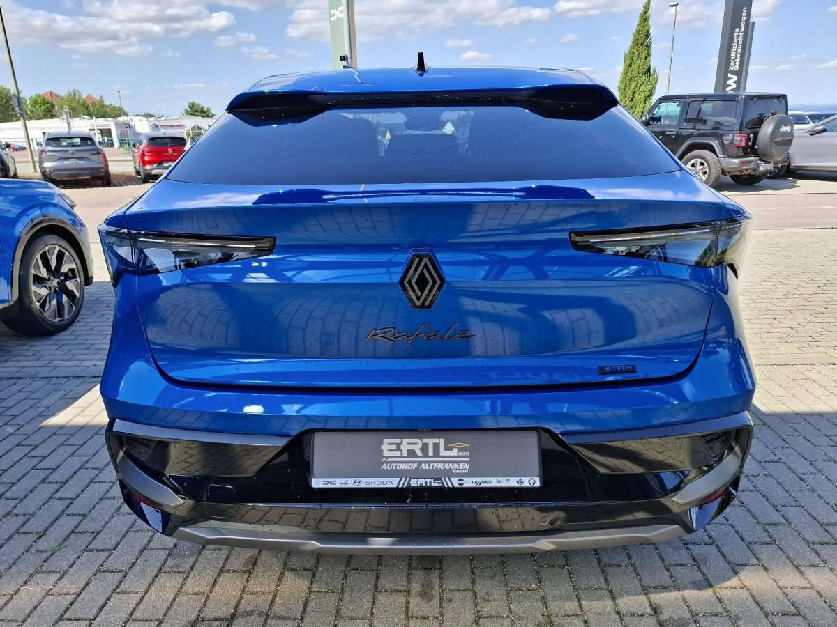 Fahrzeugbild eines Renault Rafale