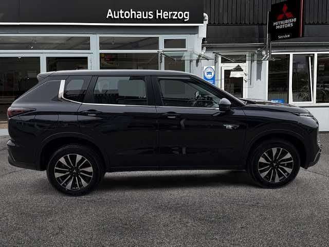 Fahrzeugbild eines Mitsubishi Outlander