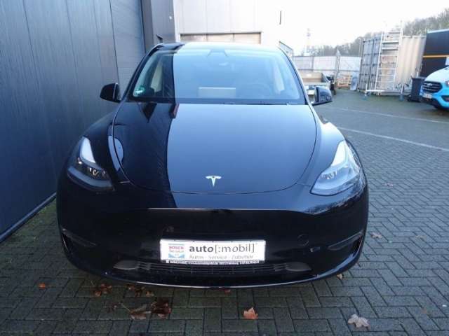 Fahrzeugbild eines TESLA Model Y