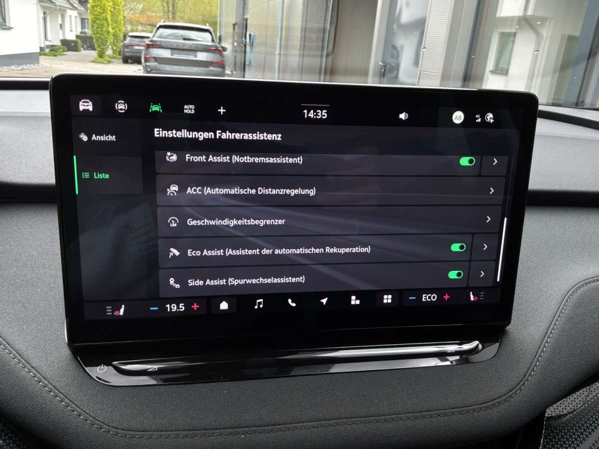 Fahrzeugbild eines Skoda ELROQ