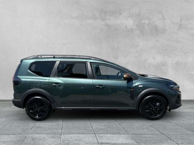 Fahrzeugbild eines Dacia Jogger