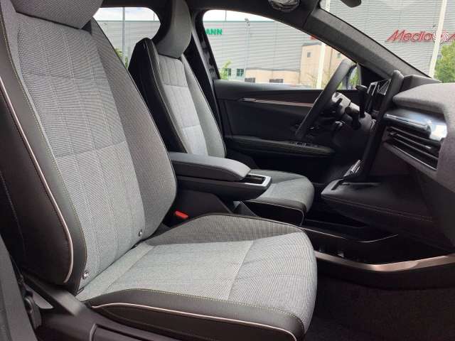 Fahrzeugbild eines Renault Scenic E-TECH