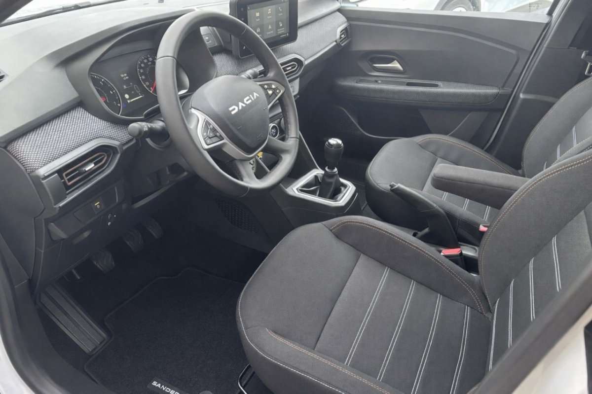 Fahrzeugbild eines Dacia Sandero