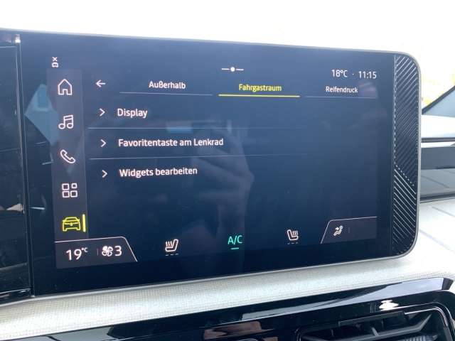 Fahrzeugbild eines Renault 4 E-TECH