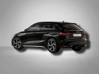 Schräge Frontansicht auf einen Audi A3 , freigestellt