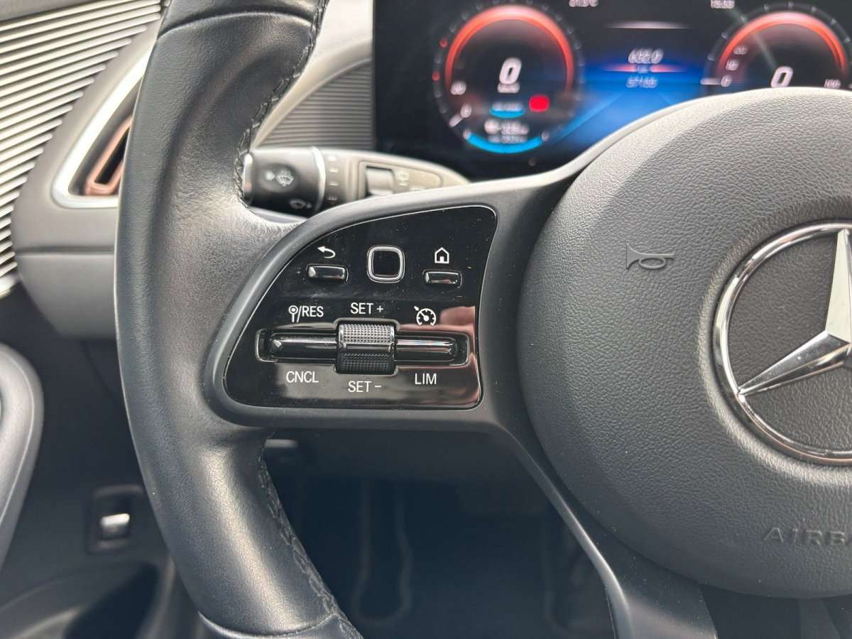 Fahrzeugbild eines Mercedes-Benz EQC