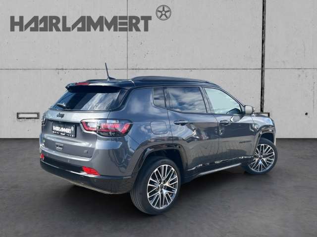 Fahrzeugbild eines Jeep Compass