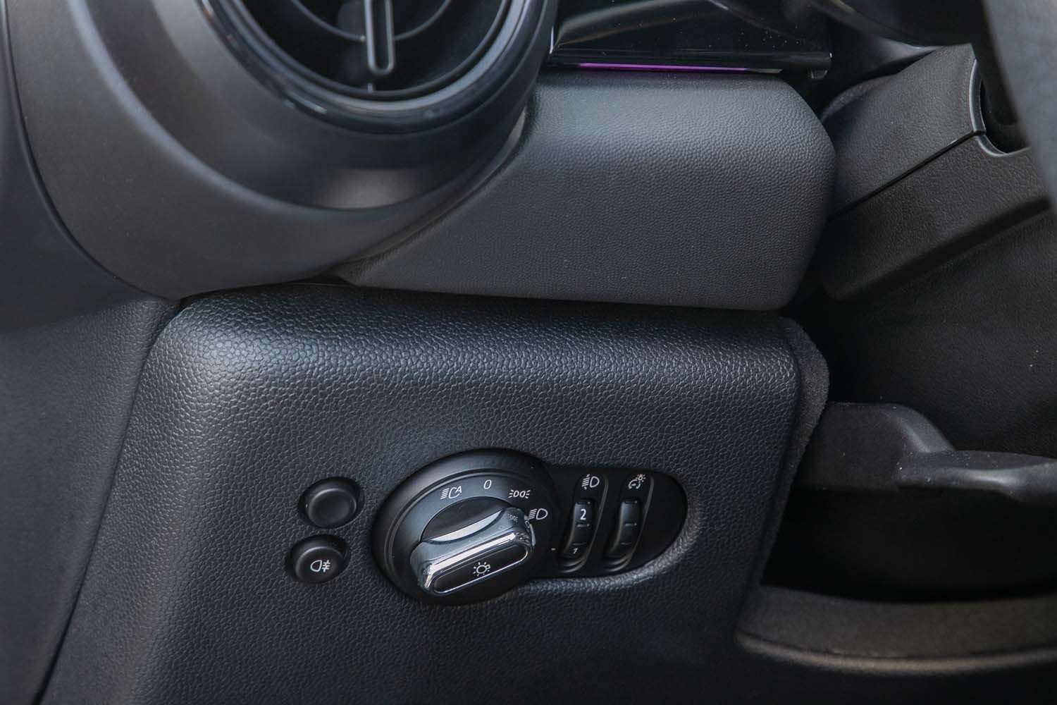 Fahrzeugbild eines MINI COOPER