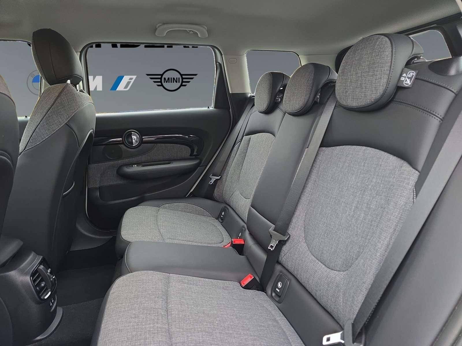 Fahrzeugbild eines MINI COOPER