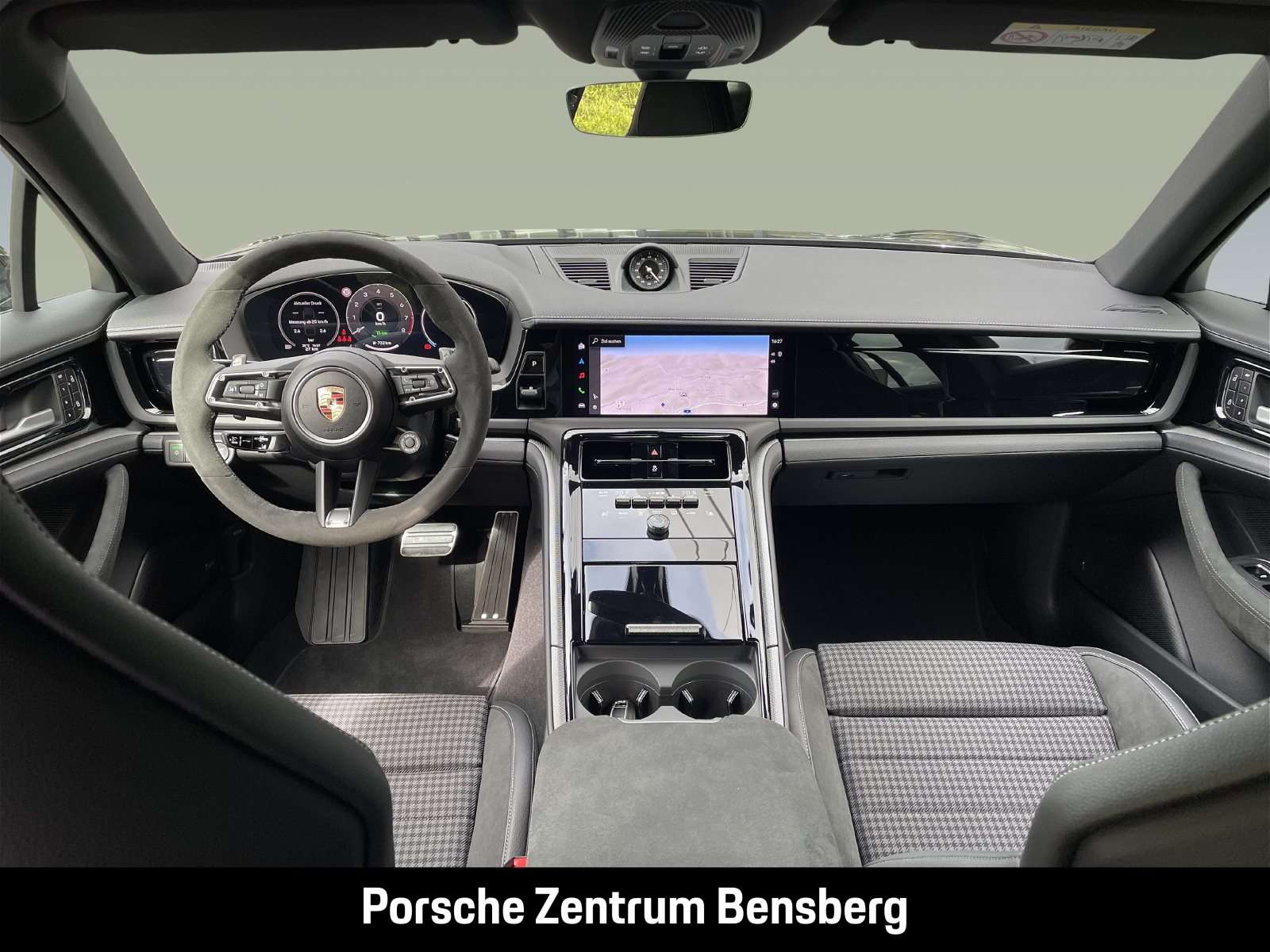 Fahrzeugbild eines Porsche Panamera