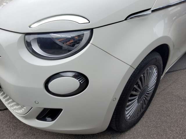 Fahrzeugbild eines Fiat 500