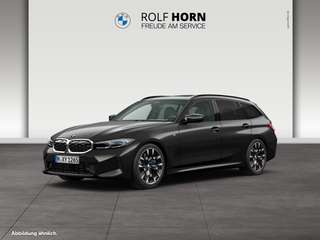 Schräge Frontansicht auf einen BMW 3er-Reihe , freigestellt