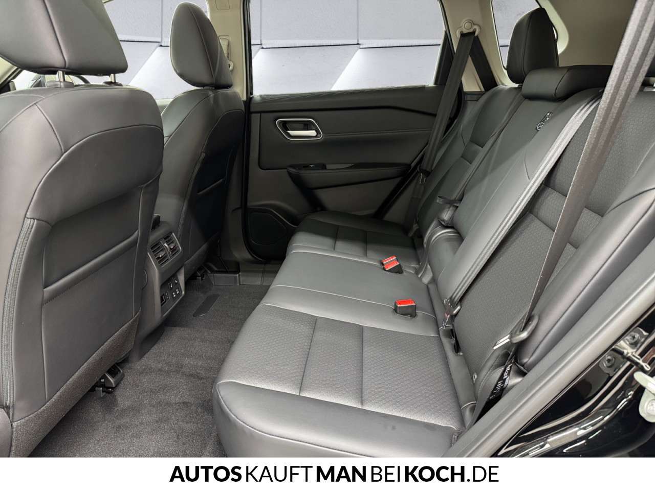 Fahrzeugbild eines Nissan X-TRAIL