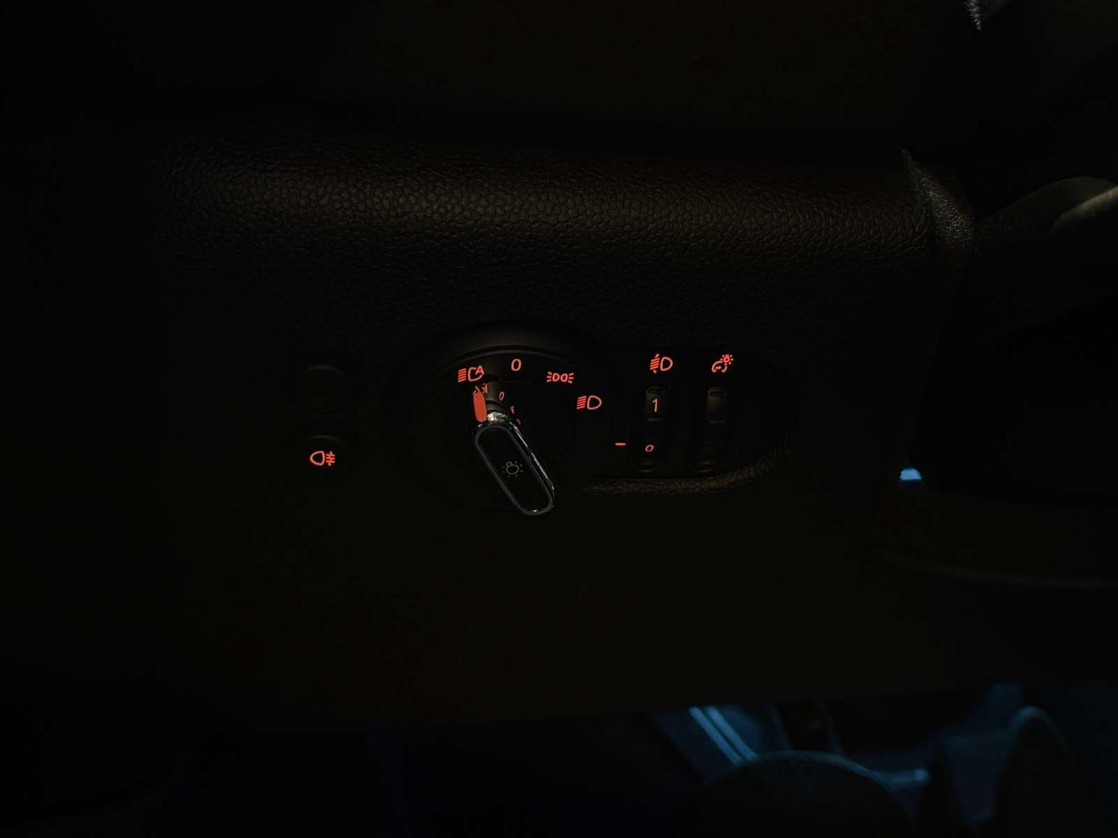 Fahrzeugbild eines MINI COOPER
