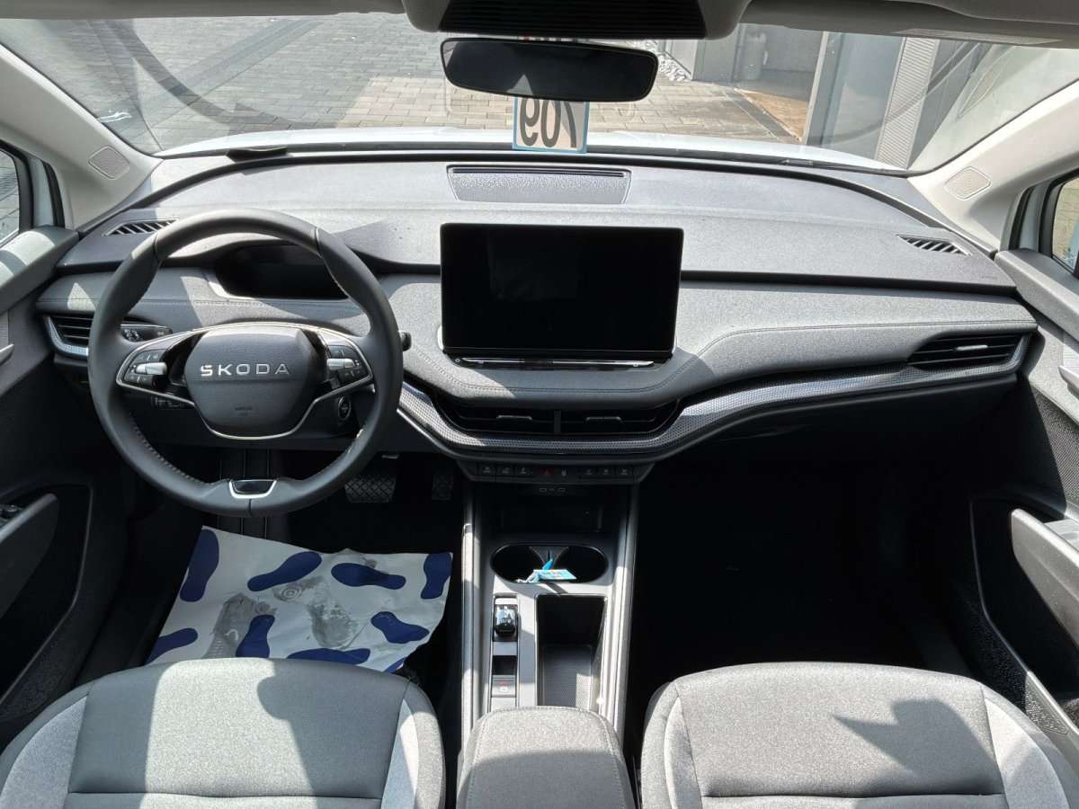 Fahrzeugbild eines Skoda ELROQ