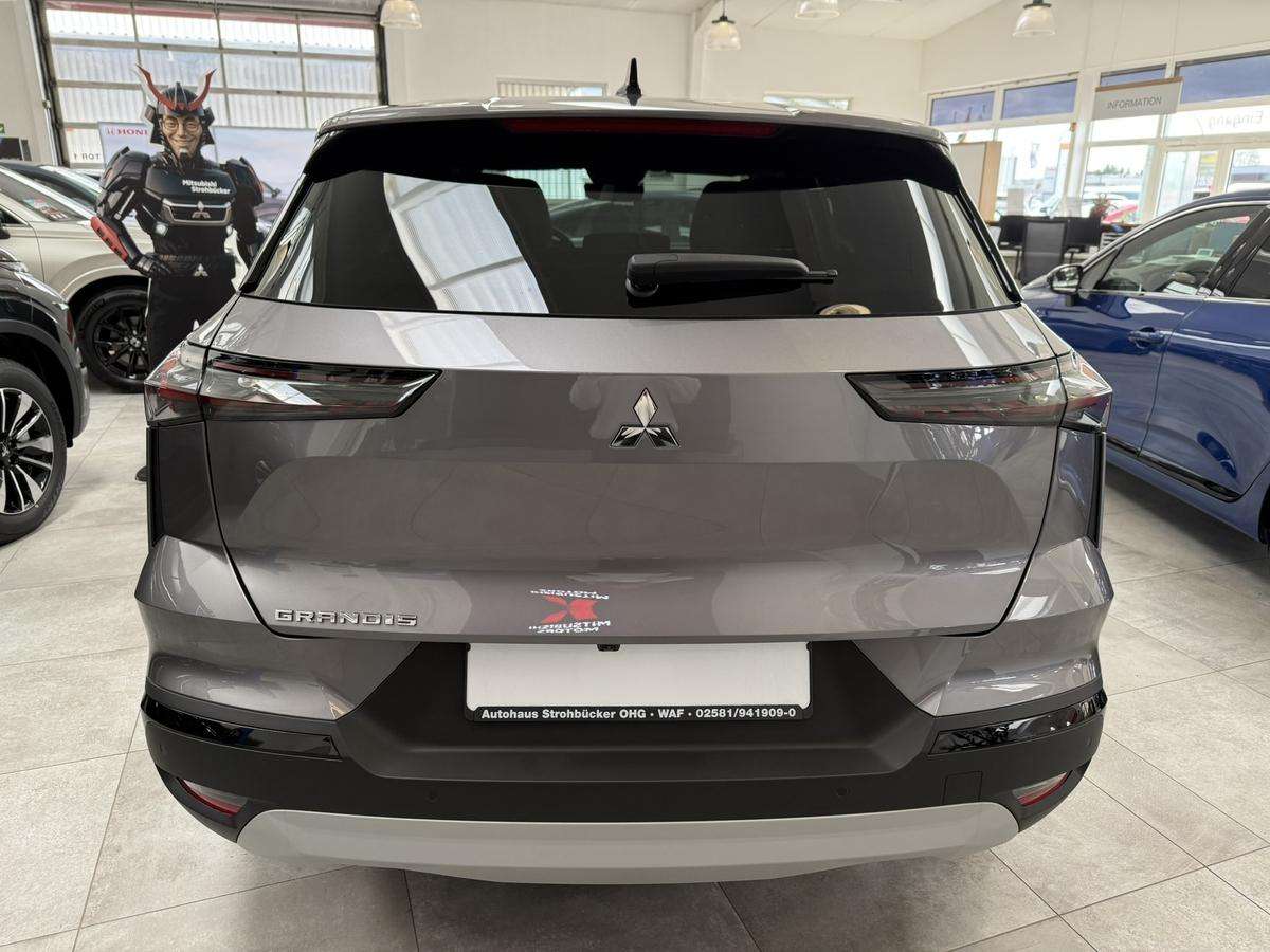 Fahrzeugbild eines Mitsubishi Grandis