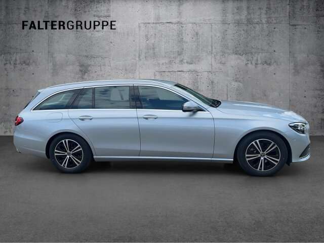 Fahrzeugbild eines Mercedes-Benz E-Klasse