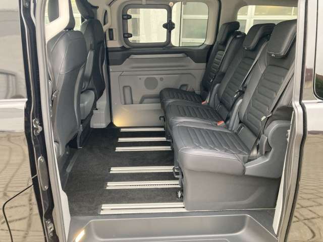 Fahrzeugbild eines Ford Tourneo Custom