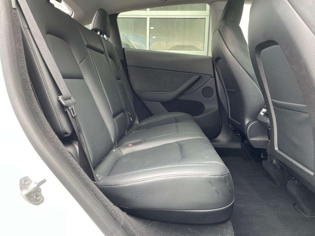 Fahrzeugbild eines TESLA Model Y