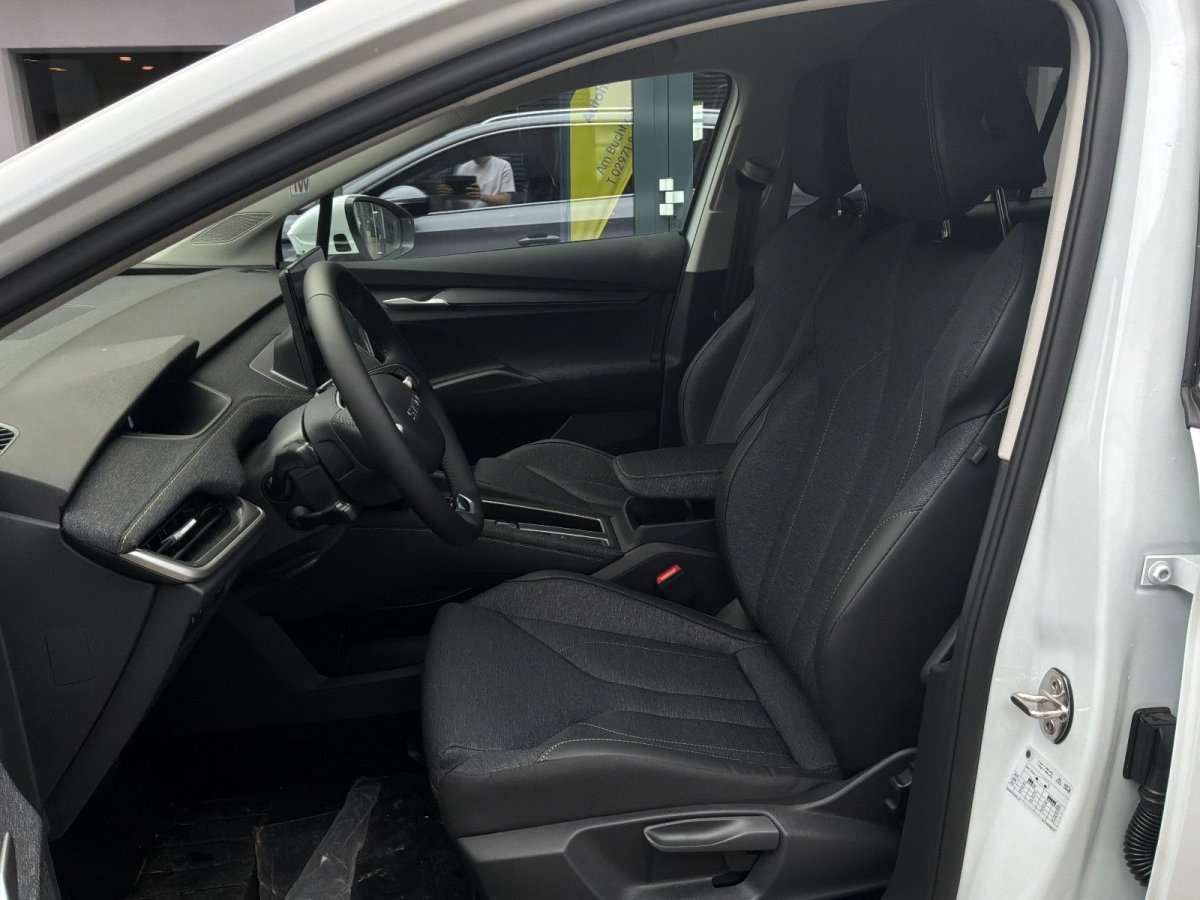 Fahrzeugbild eines Skoda ELROQ