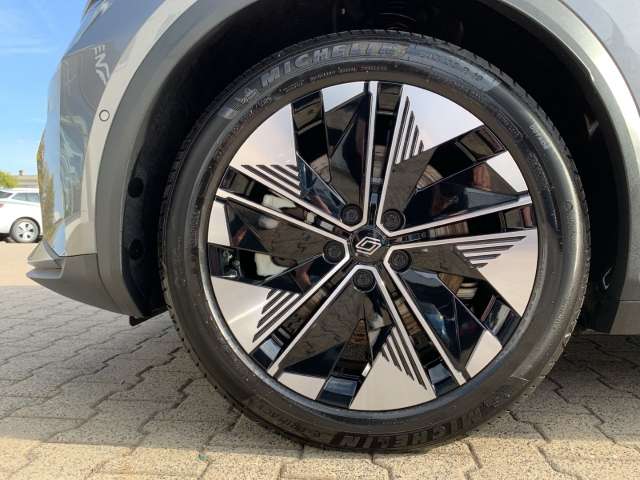 Fahrzeugbild eines Renault Scenic E-TECH