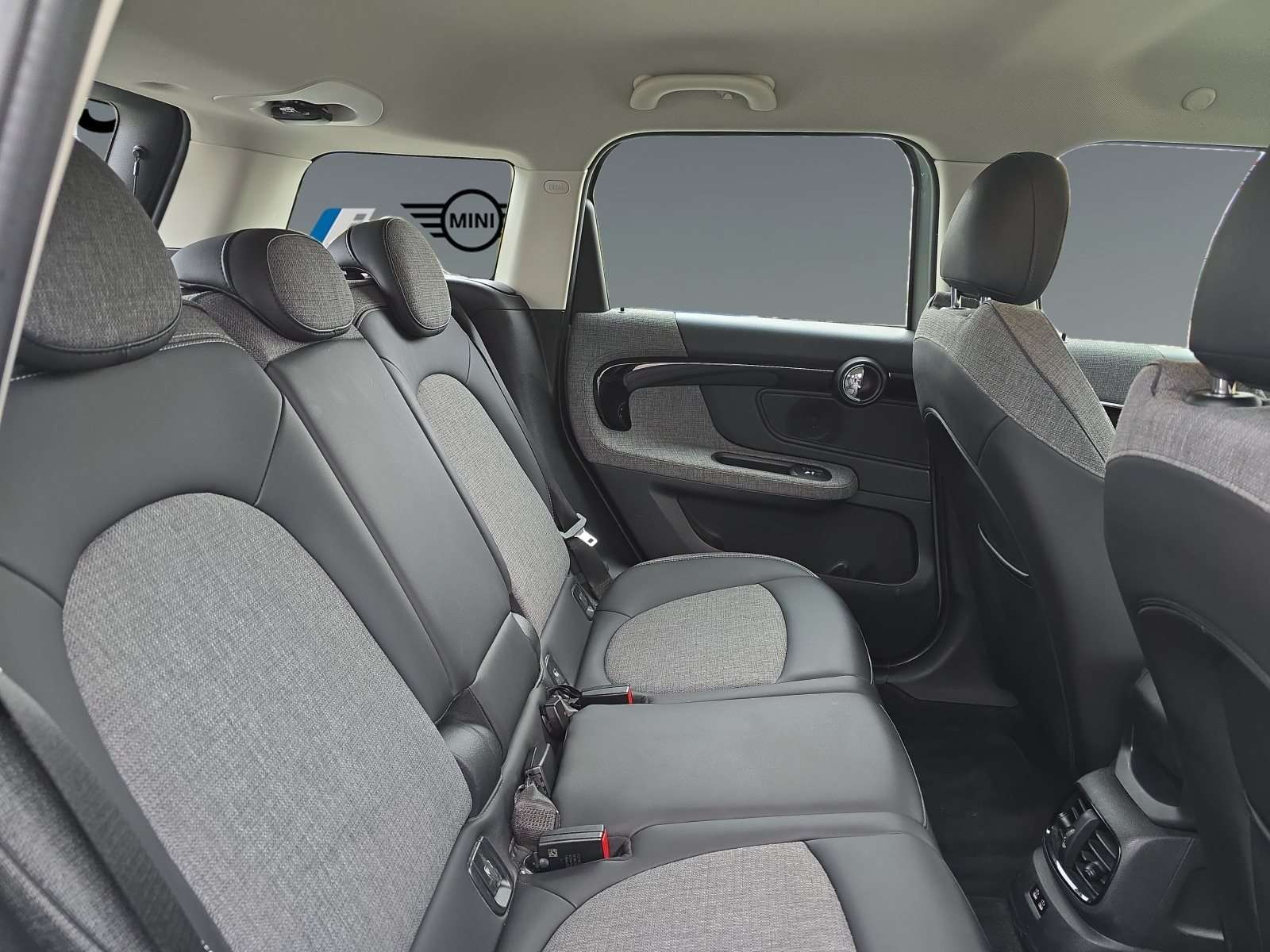 Fahrzeugbild eines MINI COOPER SE