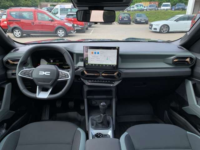 Fahrzeugbild eines Dacia Bigster