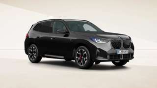 Schräge Frontansicht auf einen BMW X3 , freigestellt