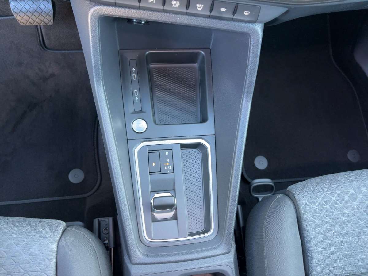 Fahrzeugbild eines Ford Grand Tourneo