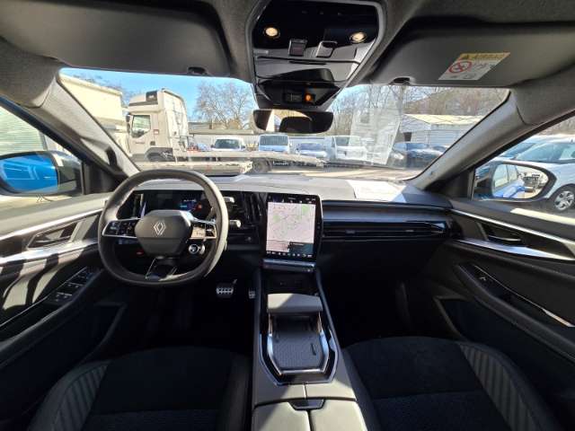 Fahrzeugbild eines Renault Rafale