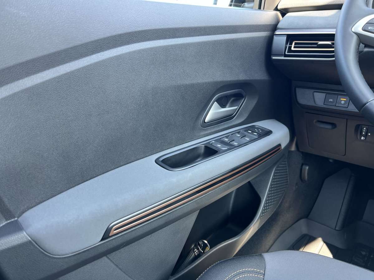 Fahrzeugbild eines Dacia Sandero