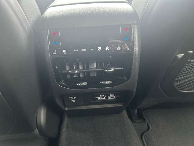 Fahrzeugbild eines Jeep Grand Cherokee