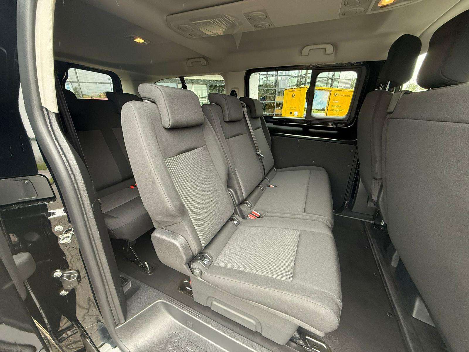 Fahrzeugbild eines Opel Vivaro