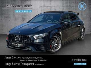 Schräge Frontansicht auf einen Mercedes-Benz A-Klasse , freigestellt