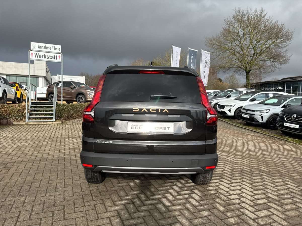 Fahrzeugbild eines Dacia Jogger