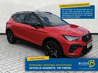 Schräge Frontansicht auf einen SEAT Arona , freigestellt